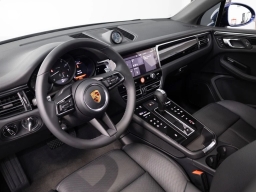 Porsche Macan Base AWD 2026