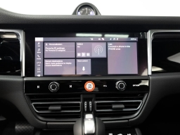 Porsche Macan Base AWD 2026