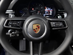 Porsche Macan Base AWD 2026