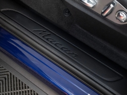 Porsche Macan Base AWD 2026