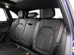 Porsche Macan Base AWD 2026