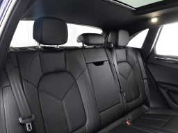 Porsche Macan Base AWD 2026