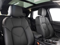 Porsche Macan Base AWD 2026