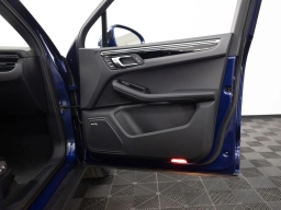 Porsche Macan Base AWD 2026