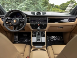 Porsche Macan T AWD 2026