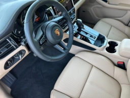 Porsche Macan T AWD 2026
