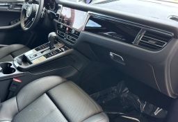 Porsche Macan T AWD 2026