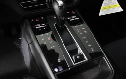 Porsche Macan T AWD 2026