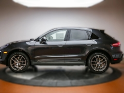 Porsche Macan Base AWD 2026