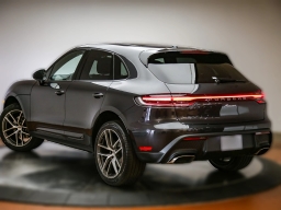 Porsche Macan Base AWD 2026