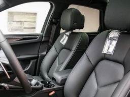 Porsche Macan Base AWD 2026