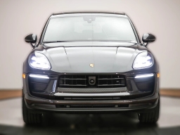 Porsche Macan Base AWD 2026