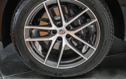 Porsche Macan Base AWD 2026