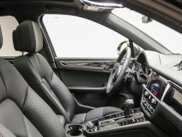 Porsche Macan Base AWD 2026
