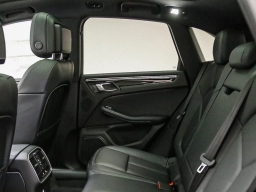 Porsche Macan Base AWD 2026