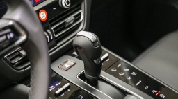 Porsche Macan Base AWD 2026