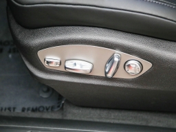 Porsche Macan Base AWD 2026