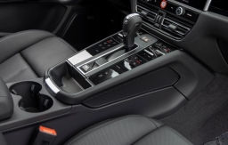 Porsche Macan T AWD 2026