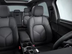 Porsche Macan Base AWD 2026