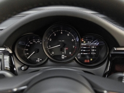 Porsche Macan T AWD 2026