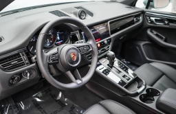 Porsche Macan T AWD 2026