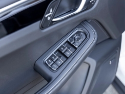Porsche Macan T AWD 2026