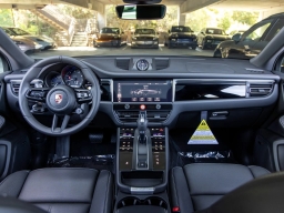 Porsche Macan T AWD 2026
