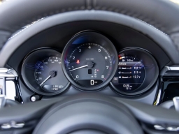 Porsche Macan T AWD 2026
