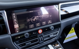 Porsche Macan T AWD 2026
