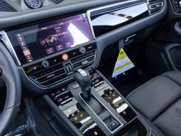 Porsche Macan T AWD 2026