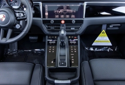 Porsche Macan T AWD 2026