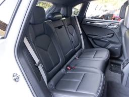 Porsche Macan T AWD 2026