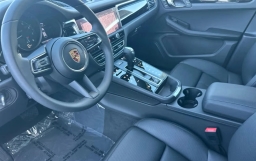 Porsche Macan T AWD 2026