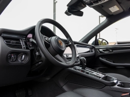 Porsche Macan T AWD 2026