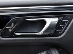 Porsche Macan T AWD 2026