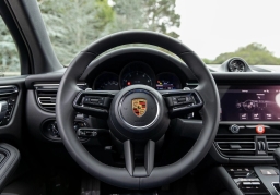 Porsche Macan T AWD 2026