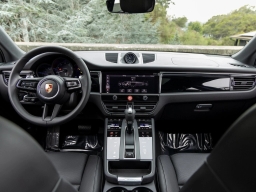 Porsche Macan T AWD 2026