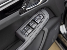 Porsche Macan T AWD 2026