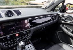 Porsche Macan T AWD 2026