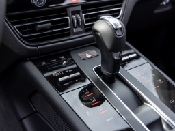 Porsche Macan T AWD 2026