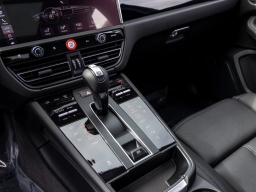 Porsche Macan T AWD 2026