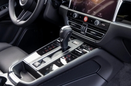 Porsche Macan T AWD 2026