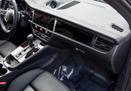 Porsche Macan T AWD 2026