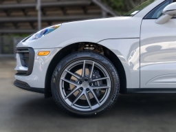 Porsche Macan T AWD 2026