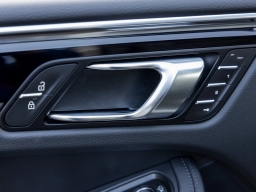 Porsche Macan T AWD 2026