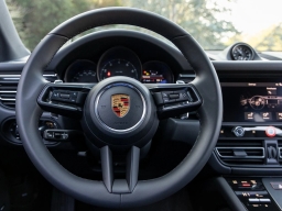Porsche Macan T AWD 2026