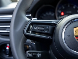 Porsche Macan T AWD 2026