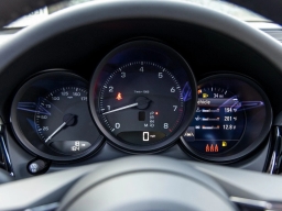 Porsche Macan T AWD 2026