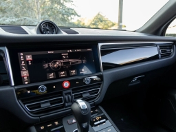 Porsche Macan T AWD 2026