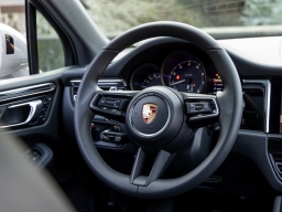 Porsche Macan T AWD 2026